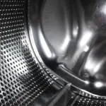 Perché la lavatrice perde acqua dall'oblò?