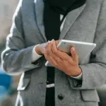 Organizzare un viaggio di lavoro a Milano: tra efficienza, comfort e tempo per sé