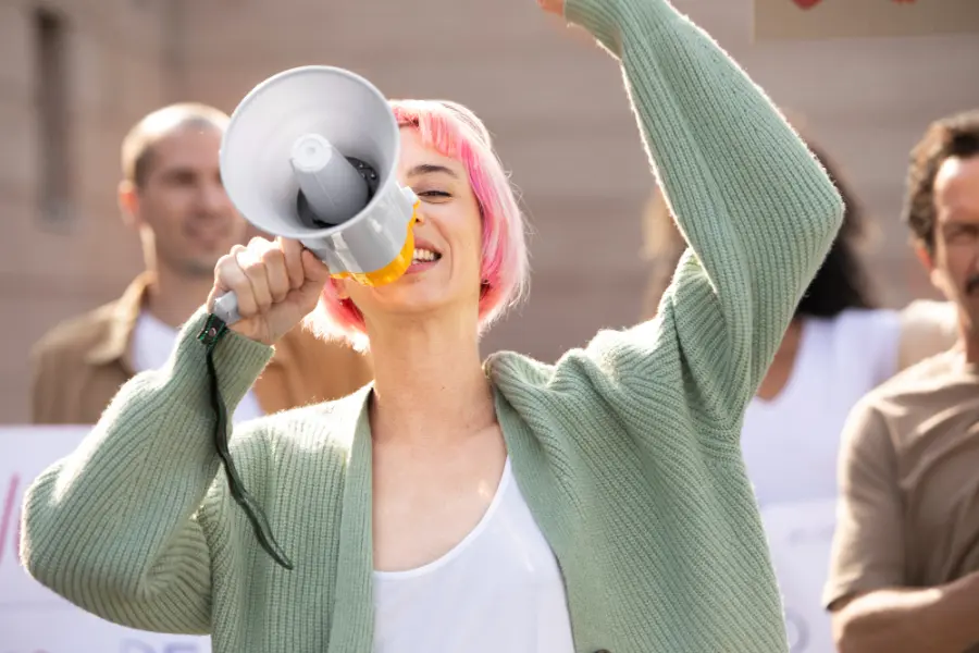 Ospedale Sant'Anna: Protesta scatenatasi davanti alla struttura contro la stanza dell'ascolto
