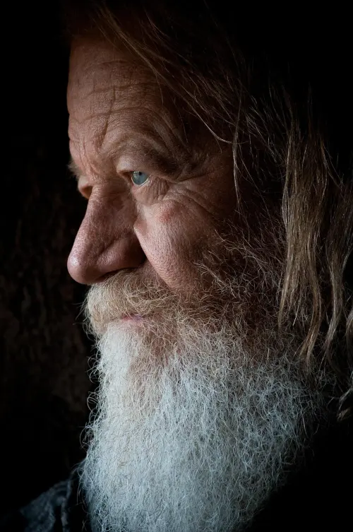 Torino, Anziano con Alzheimer si allontana in auto: rintracciato dai Carabinieri e riportato a casa