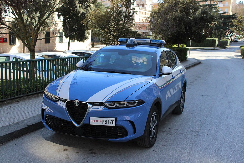 Torino, due perquisizioni della Polizia di Stato contro militanti antagonisti