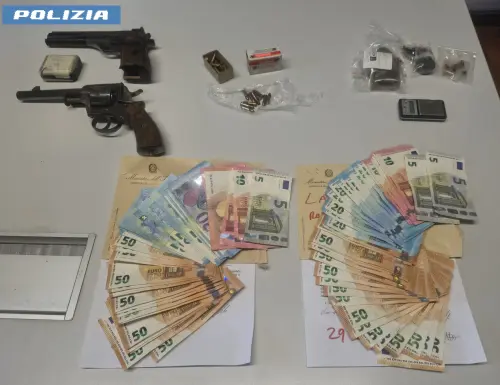 Mirafiori Sud, droga e armi nascoste: due arresti della Polizia di Stato