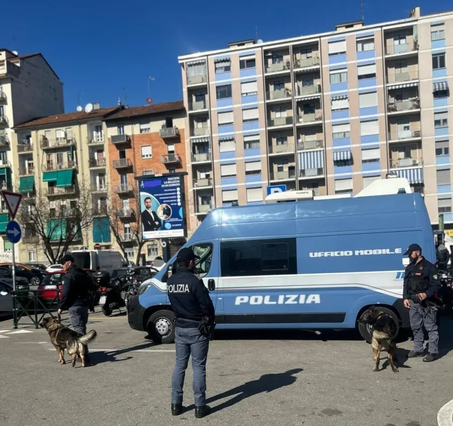 Torino, operazione antidroga a piazza Bengasi: tre arresti e controlli nel quartiere Nizza Millefonti