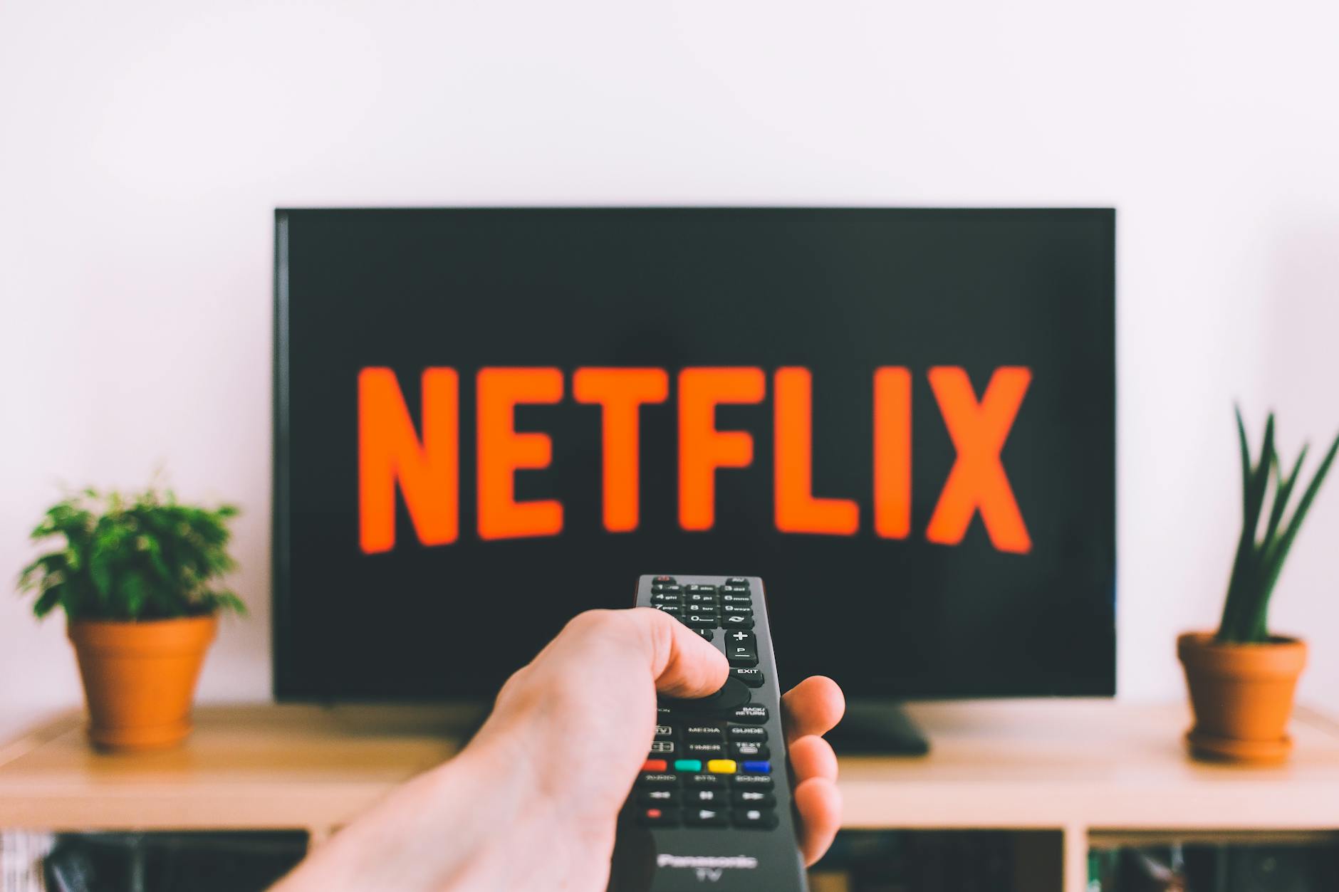 Abbonarsi a Netflix: come funziona, piani disponibili e come iniziare
