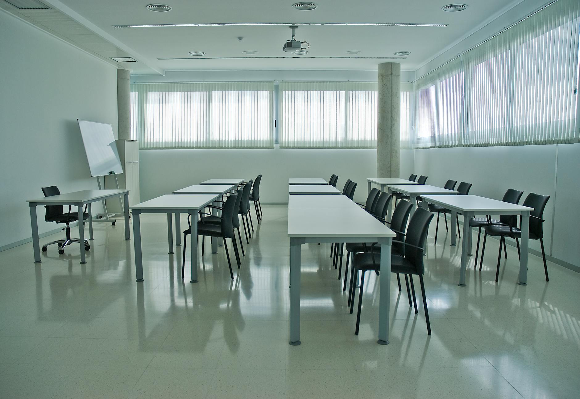 Torino, nuova aula polifunzionale all’Aldo Moro: studio e baby care