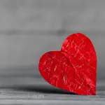 “Se potremo impedire a un cuore di spezzarsi”: la mostra che dà volto alla resilienza