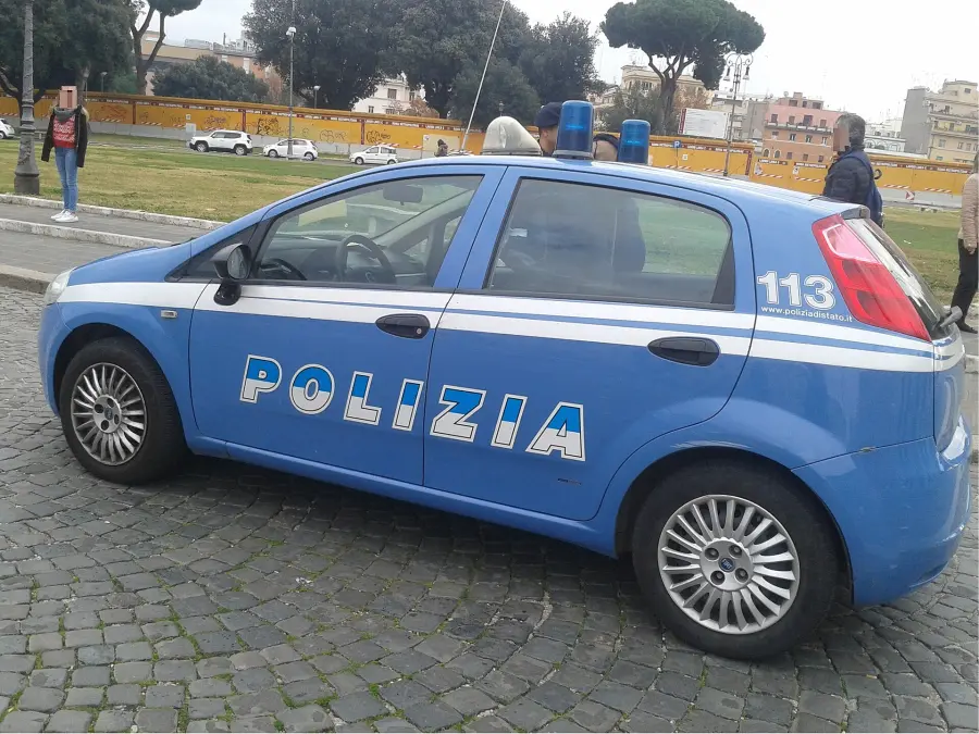 Torino, trasporto abusivo: auto sequestrata e patente ritirata
